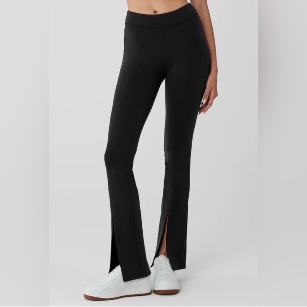 ALO Airbrush 7/8 High Waisted Flutter Black Leggings
